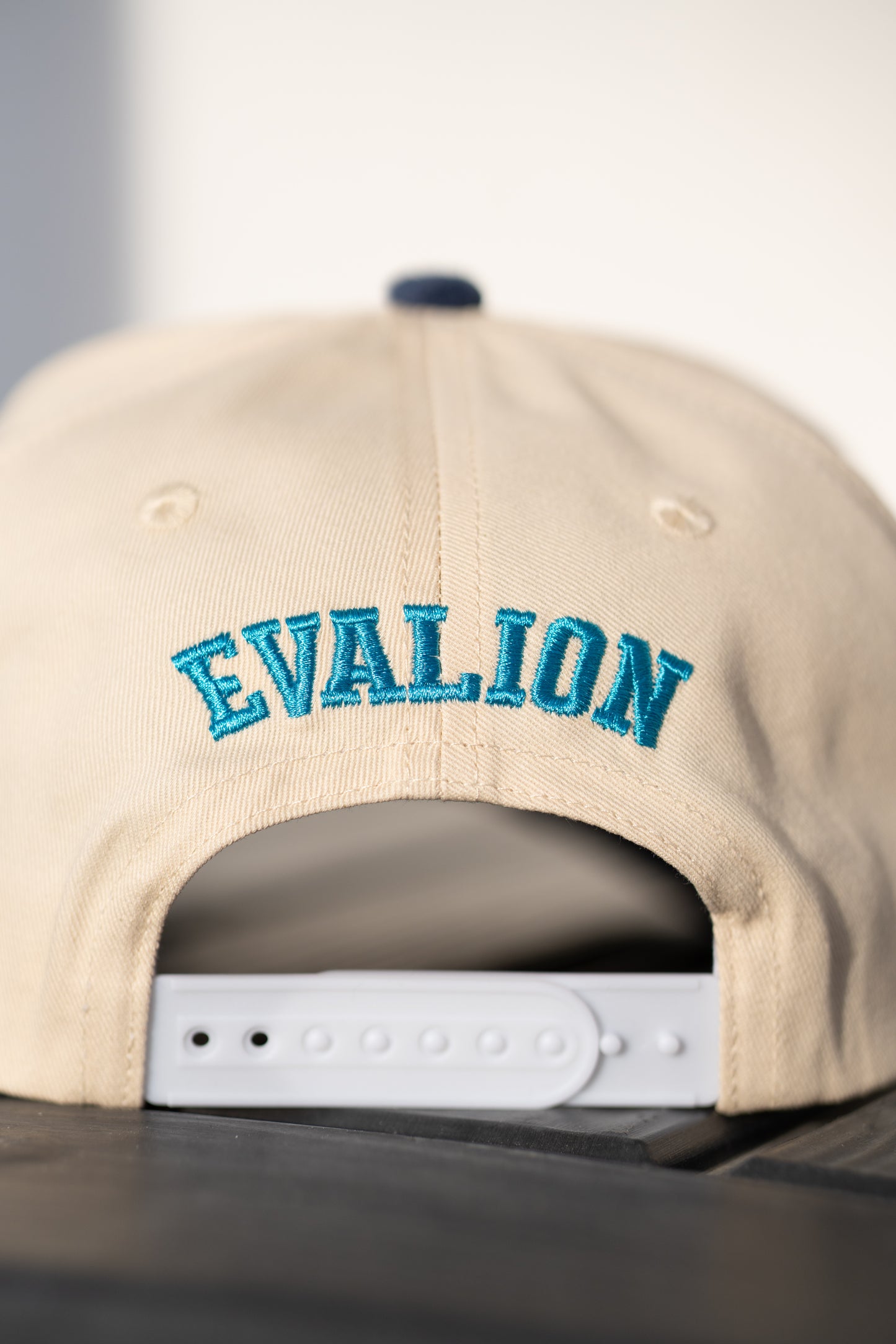 Caps